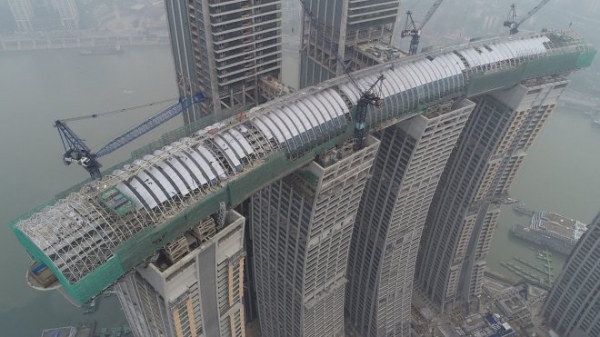 В Китае завершается строительство уникального горизонтального небоскреба