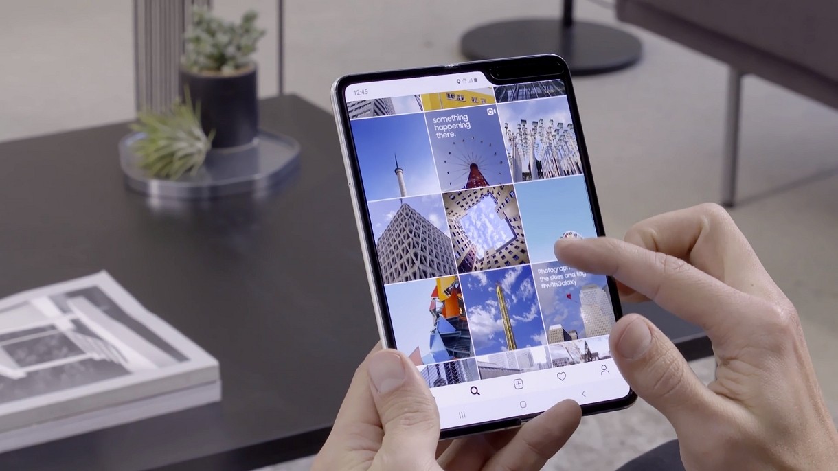 Samsung Galaxy Fold - посмотрите, как выглядит будущее смартфонов