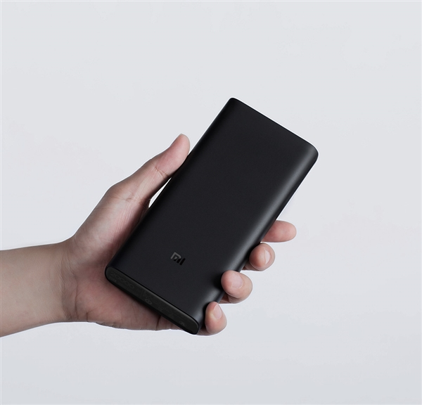 Первый в истории Xiaomi портативный аккумулятор с беспроводной зарядкой