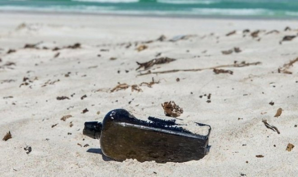 Самое старое послание в бутылке провело в океане 132 года