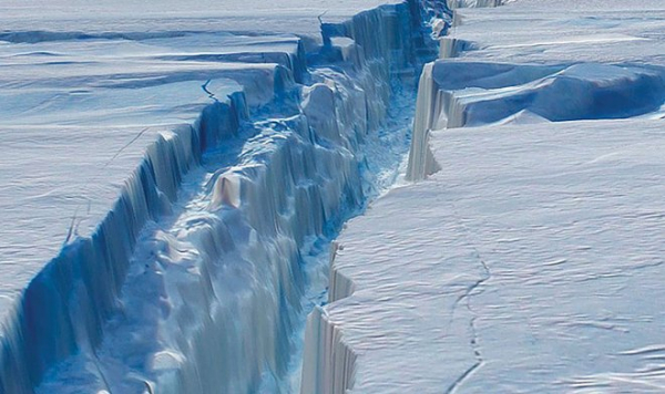 Ледяной «клей», который скрепляет Антарктиду, стремительно разрушается