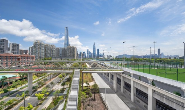 Огромная крыша станции метро в Шэньчжене превратилась в роскошный парк