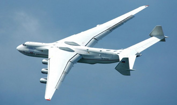 В ходе боевых действий в Украине уничтожен самый большой самолет в мире — Ан-225 «Мрия»