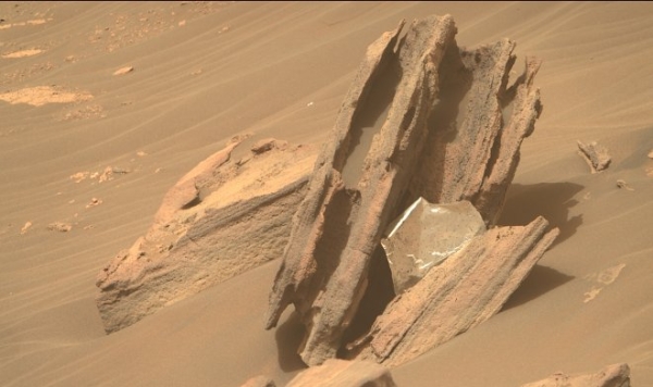 НАСА обвинило самого себя в превращении Марса в свалку мусора