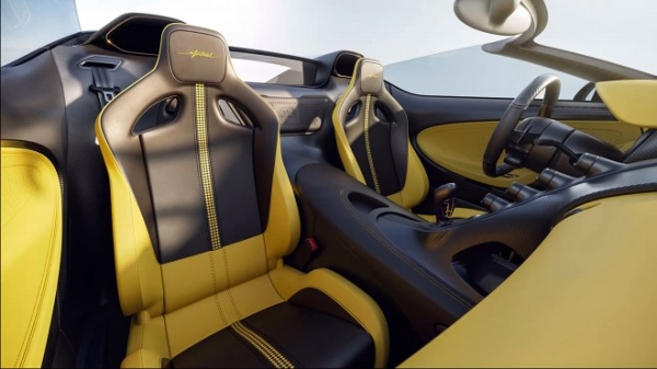 Весь выпуск нового суперродстера Bugatti Mistral W16 раскупили еще до презентации