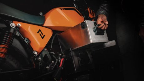Электрический мотоцикл Roam Air за $1500 намерен стать рабочей лошадкой Африки