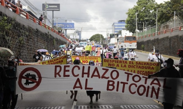 Эксперимент Сальвадора с национальной биткоин-валютой с треском провалился