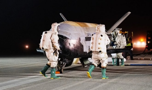 Секретный космолет Х-37В ВВС США вернулся после рекордных 908 дней на орбите