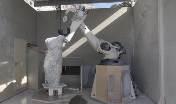 Робот Robotor создает скульптуры из мрамора не хуже Микеланджело