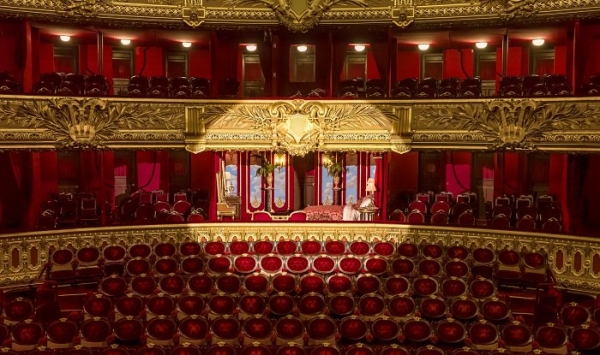 С помощью Airbnb можно провести ночь в театре Palais Garnier из «Призрака оперы»