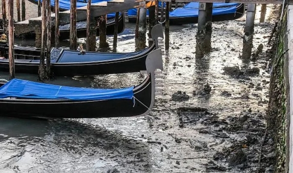 В результате теплой зимы в Венеции пересохли знаменитые городские каналы