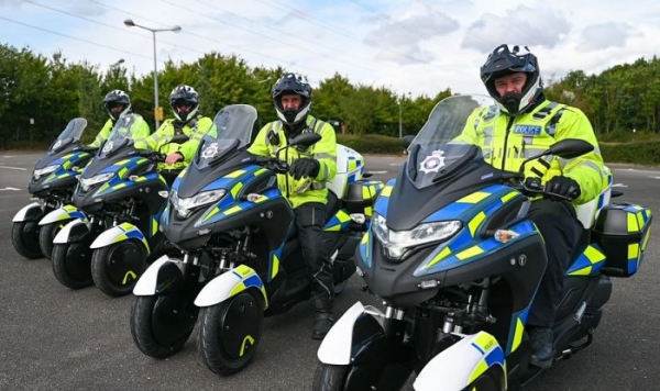 Британские полицейские получат треколесные электрические скутеры