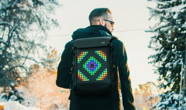 Обзор Divoom-M — стильного городского рюкзака с необычной электронной начинкой
