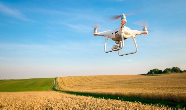 Российские сельскохозяйственные площади обработают сотнями дронов