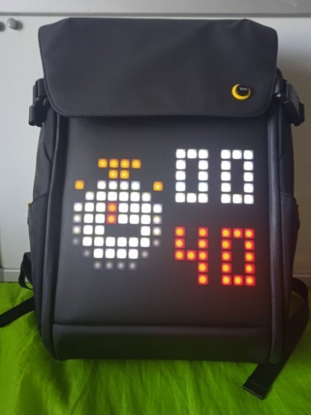 Обзор Divoom-M — стильного городского рюкзака с необычной электронной начинкой