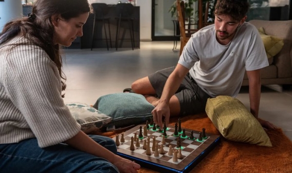 Умная доска GoChess позволит сыграть в шахматы совершенно новым способом