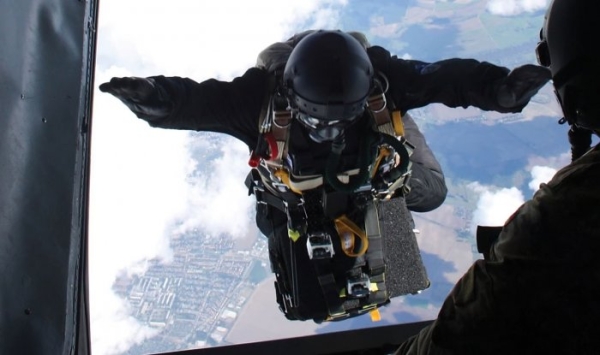 Система OXYJUMP NG сделает сверхвысотные прыжки с парашютом более безопасными