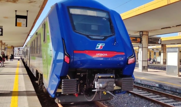 Hitachi охватит Италию сетью современных гибридных поездов Blues