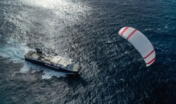 Высокотехнологичный парус Seawing снизит выбросы морских судов на 20%