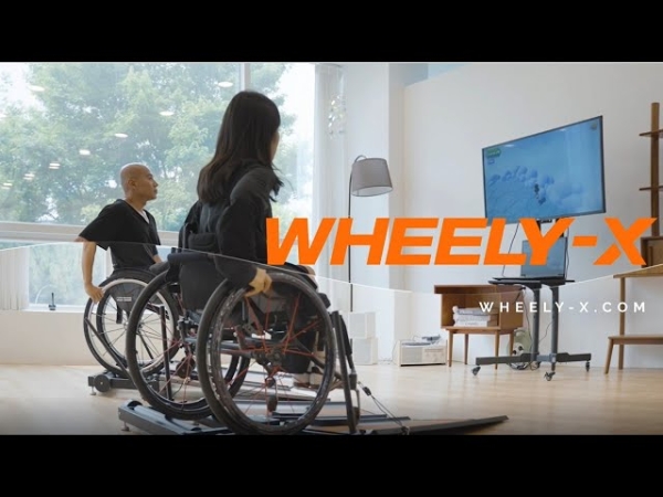 Устройство Wheely-X позволит устраивать соревнования на инвалидных колясках, не выходя из дома