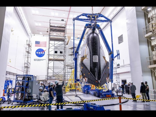 Первый в мире коммерческий космолет готовится к отправке на МКС