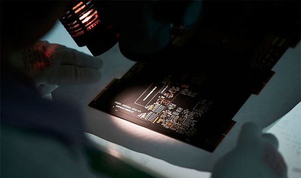 Yadro готовит планшет на чипе RISC-V собственной разработки