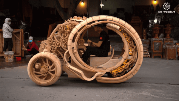 Вьетнамский мастер собрал удивительный деревянный автомобиль по дизайну ИИ