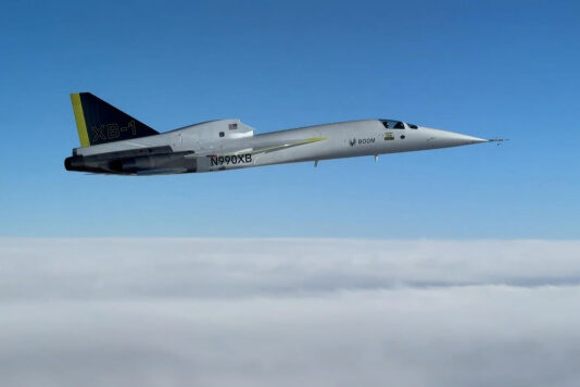 Первый частный сверхзвуковой самолет XB-1 преодолел звуковой барьер