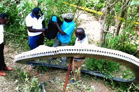 На Кению свалился огромный «подарок» из космоса весом в полтонны