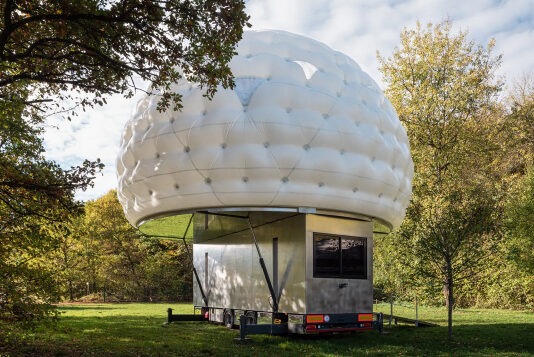 В доме-трансформере E22SSPIU дополнительную жилплощадь можно создать буквально из воздуха