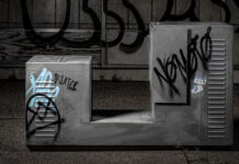 Японский электробайк Nomoto идеально прячется в городском пейзаже