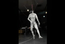 Жутковатый гуманоидный робот от Clone Robotics — весьма дотошная имитация человека