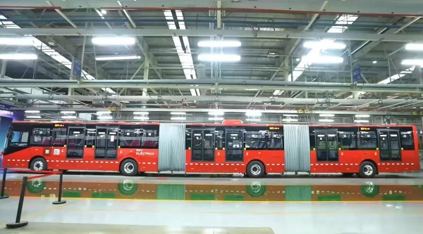 Китайская компания Yutong представила первый в мире 26-метровый автобус