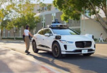 Waymo планирует ввести экспериментальные «чаевые» для автопилотов