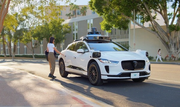 Waymo планирует ввести экспериментальные «чаевые» для автопилотов