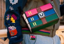 WinRAR просит купить тематическую сумку, раз уж вы не хотите покупать лицензию на легендарный архиватор