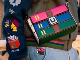 WinRAR просит купить тематическую сумку, раз уж вы не хотите покупать лицензию на легендарный архиватор