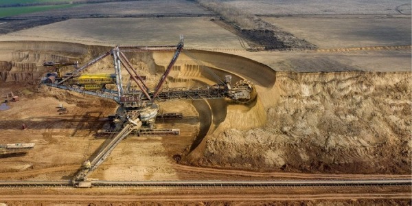 Правительство возвращает проверки компаний, которые имеют лицензии на разработку (Фото: ubiz.ua)