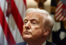 Трамп заявил, что не будет увольнять никого из своей команды из-за скандала с утечкой переговоров в Signal