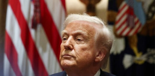 Трамп заявил, что не будет увольнять никого из своей команды из-за скандала с утечкой переговоров в Signal