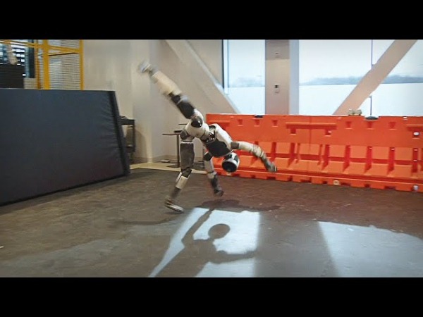 Робот Atlas от Boston Dynamics крутит сальто и танцует лучше андроидов-конкурентов