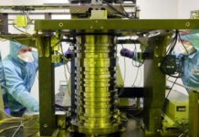 Новый российский литограф позволит выпускать чипы по технологии 350 нм