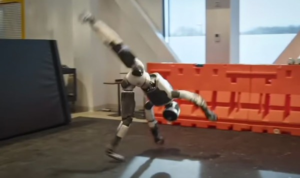 Робот Atlas от Boston Dynamics крутит сальто и танцует лучше андроидов-конкурентов