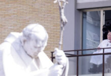 Двигательные функции и речь восстанавливаются: состояние здоровья Папы Римского постепенно улучшается — Святой Престол