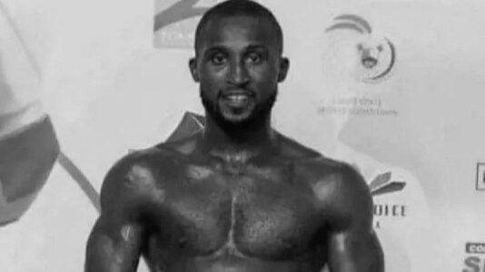 Боксер умер в 40 лет после потери сознания во время поединка