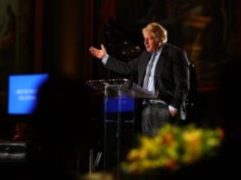 «Мы отдыхаем вдвое больше, чем в США». Борис Джонсон объяснил, почему европейцы должны выделять больше денег на оборону