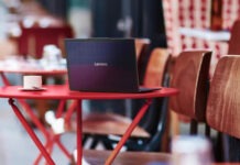 Ноутбук Lenovo Yoga Solar PC обеспечит час просмотра фильмов после 20 минут на солнечном свету