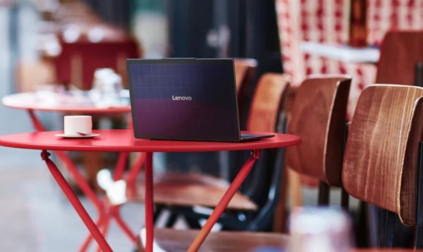 Ноутбук Lenovo Yoga Solar PC обеспечит час просмотра фильмов после 20 минут на солнечном свету