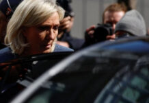 Суд в Париже приговорил Марин Ле Пен к четырем годам заключения и запретил участвовать в выборах президента Франции