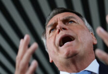 Верховный суд Бразилии разрешил судить экс-президента Болсонару за попытку госпереворота